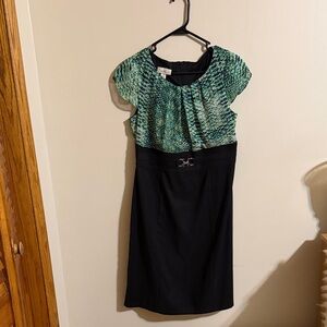 Dress with cap sleeve